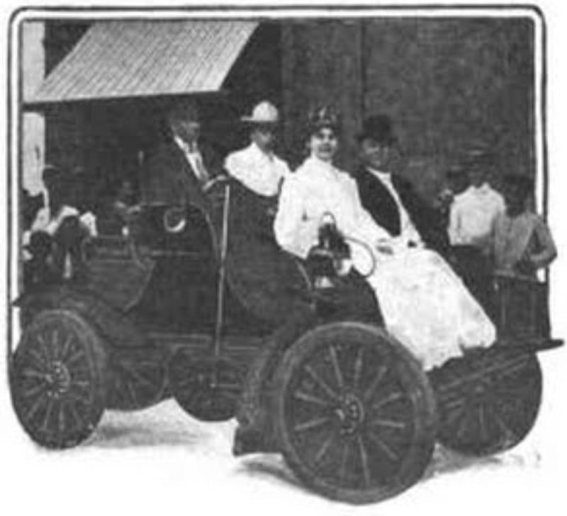 据报道，Jessamine Whitney是波多黎各第一位开车的女性. (摘自《线上娱乐电子游戏网站》卷. 5)